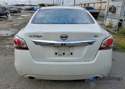 2015 Nissan Altima 2.5 из США, поврежденный, VIN 1N4AL3AP9FC178642